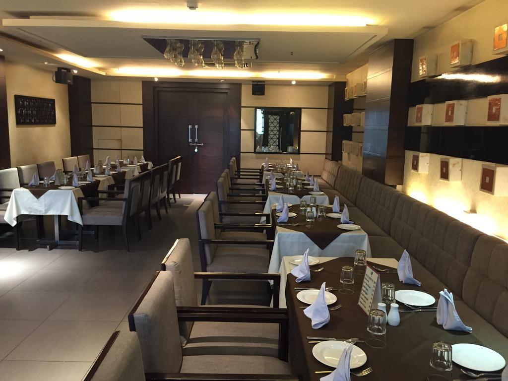 Hotel Caspia Pro Greater Noida Exterior photo