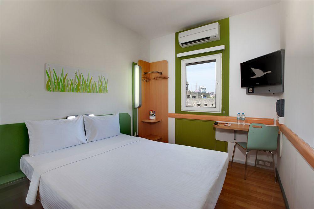 Hotel Caspia Pro Greater Noida Exterior photo