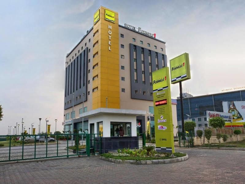 Hotel Caspia Pro Greater Noida Exterior photo