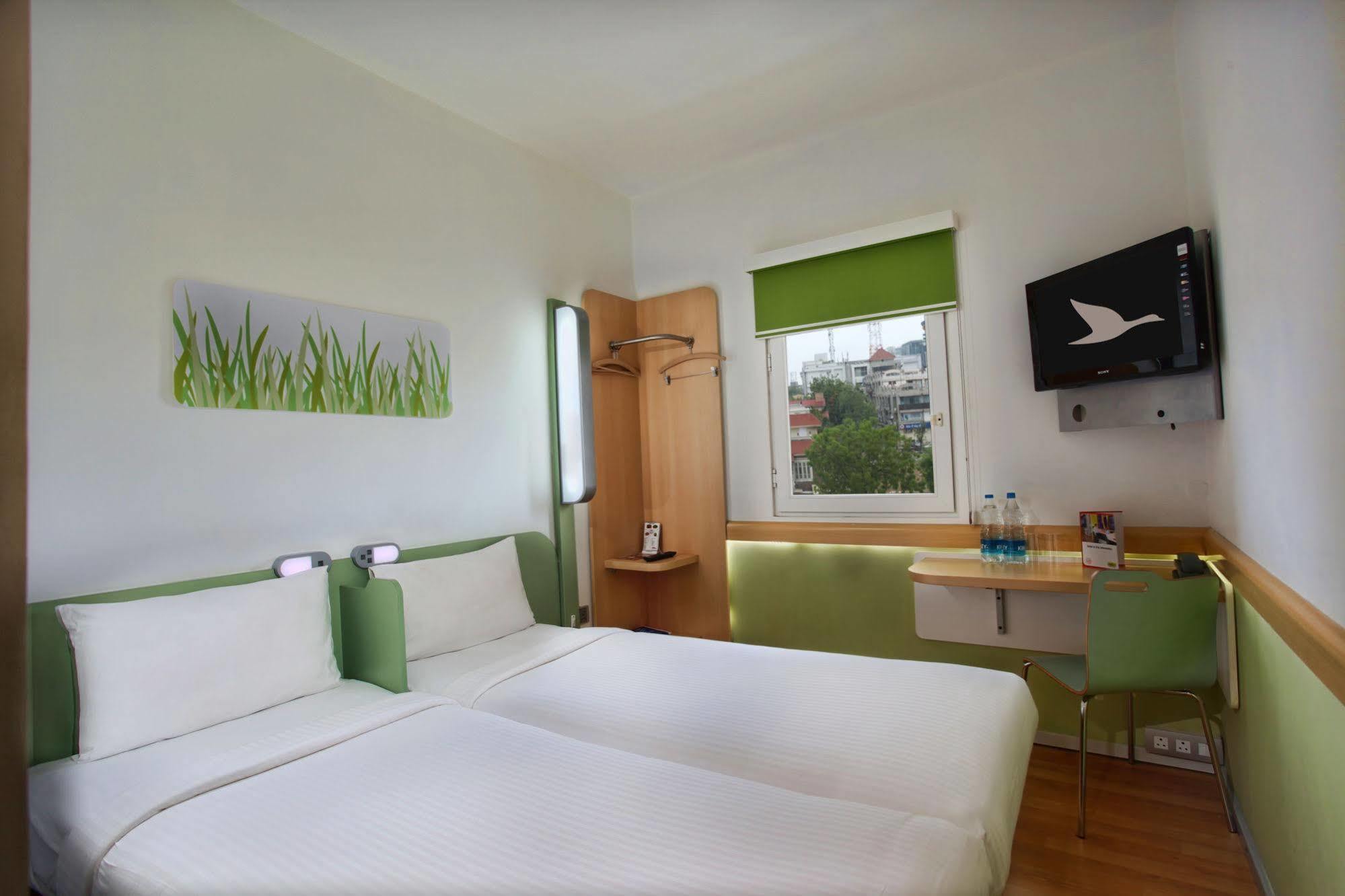 Hotel Caspia Pro Greater Noida Exterior photo